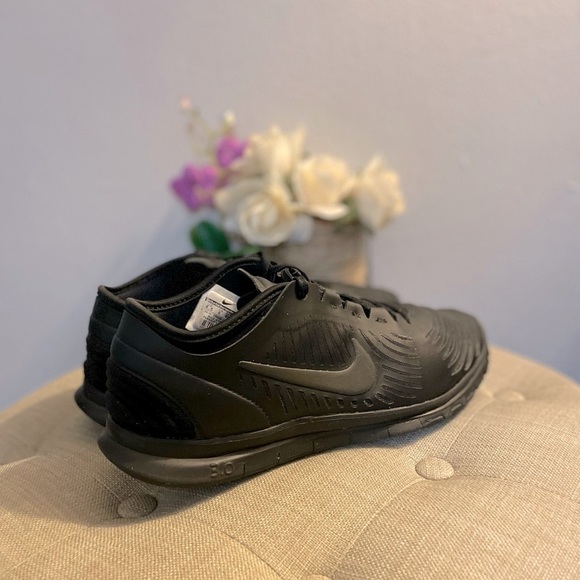 Nike Training Sneakers - Size 8.5 - Picture 9 of 12